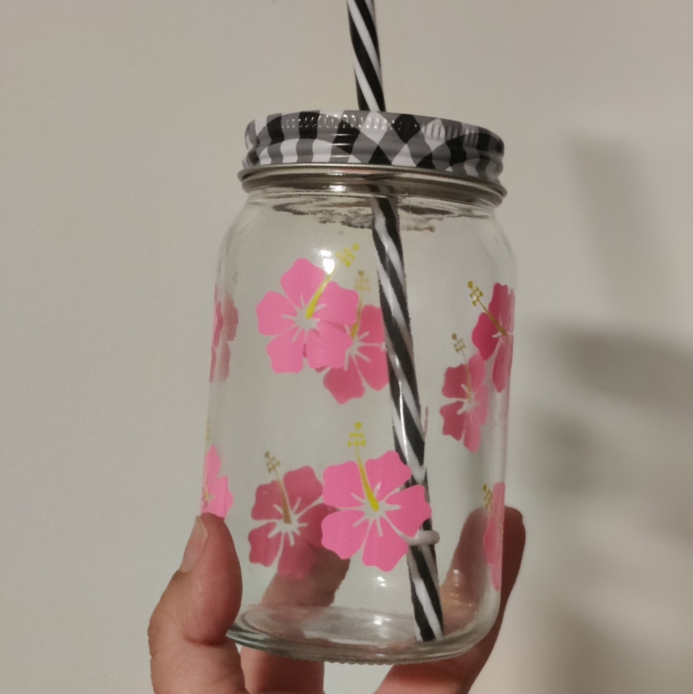 Glass drinking cup